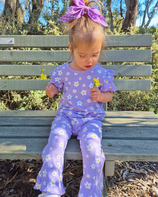 Amelia’s Daisy Daze Set